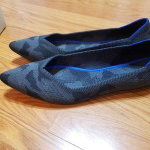 Size 8 The Point Rothy's in Gray Camo.
